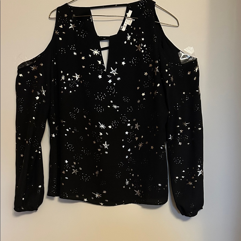 Cooper & Ella black cold shoulder blouse with shiny gold stars V neck size M